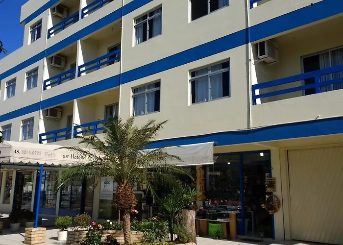 Petit Praia Hotel